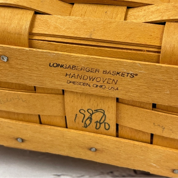 Longaberger Collectors Club Membership Tall basket 1998 - Picture 6 of 6